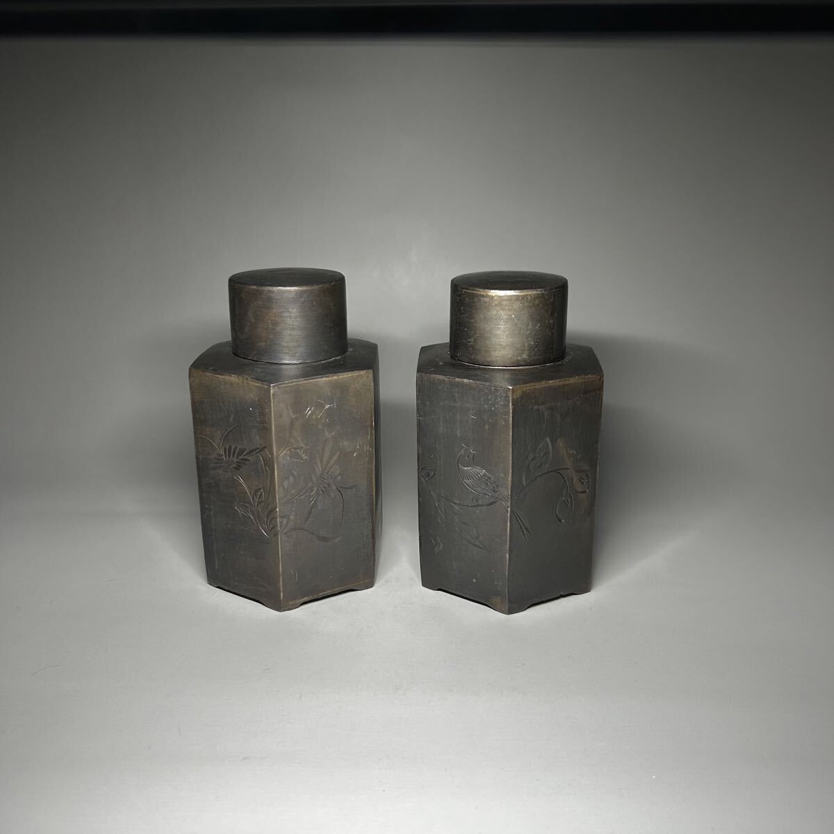 старый . чай inserting . чайная посуда чай входить один на жестяной