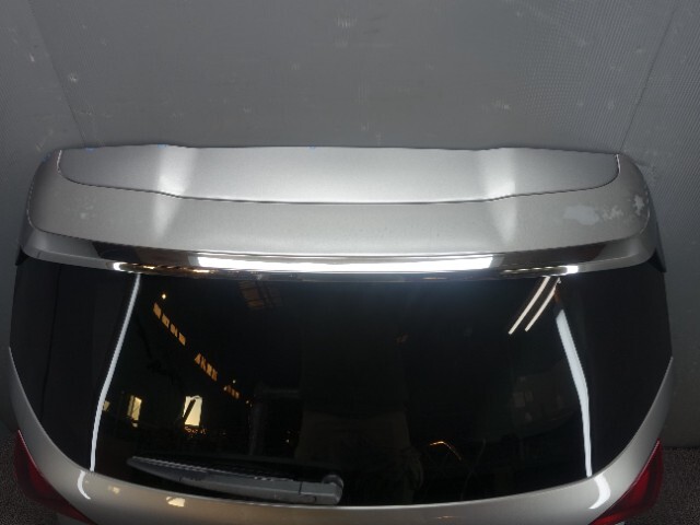 9355　プジョー 2008 クロスシティ　A94HN01　バックドア　リアゲート　リヤゲート　フィニッシャー付　KCA　（F2-2）_画像2