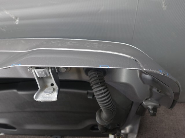 9355　プジョー 2008 クロスシティ　A94HN01　バックドア　リアゲート　リヤゲート　フィニッシャー付　KCA　（F2-2）_画像7