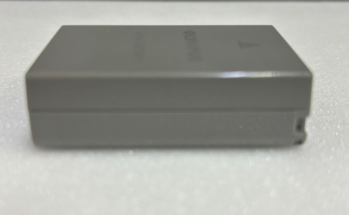 オリンパス OLYMPUS BLN-1 純正 リチウムイオン充電池 充電動作確認済 中古美品 送料無料 北海道 沖縄 離島不可_画像4