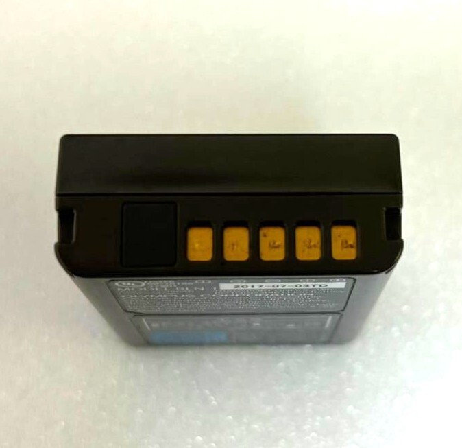 オリンパス OLYMPUS BLN-1 純正 リチウムイオン充電池 充電動作確認済 中古美品 送料無料 北海道 沖縄 離島不可_画像3