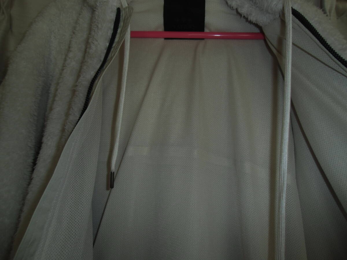 TATRAS タトラス・ ボア フリース パーカー ジャケット　ホワイト 起毛 ダブルジップ 背面ロゴ 肩ロゴワッペン サイズ　02（L相当）_画像10