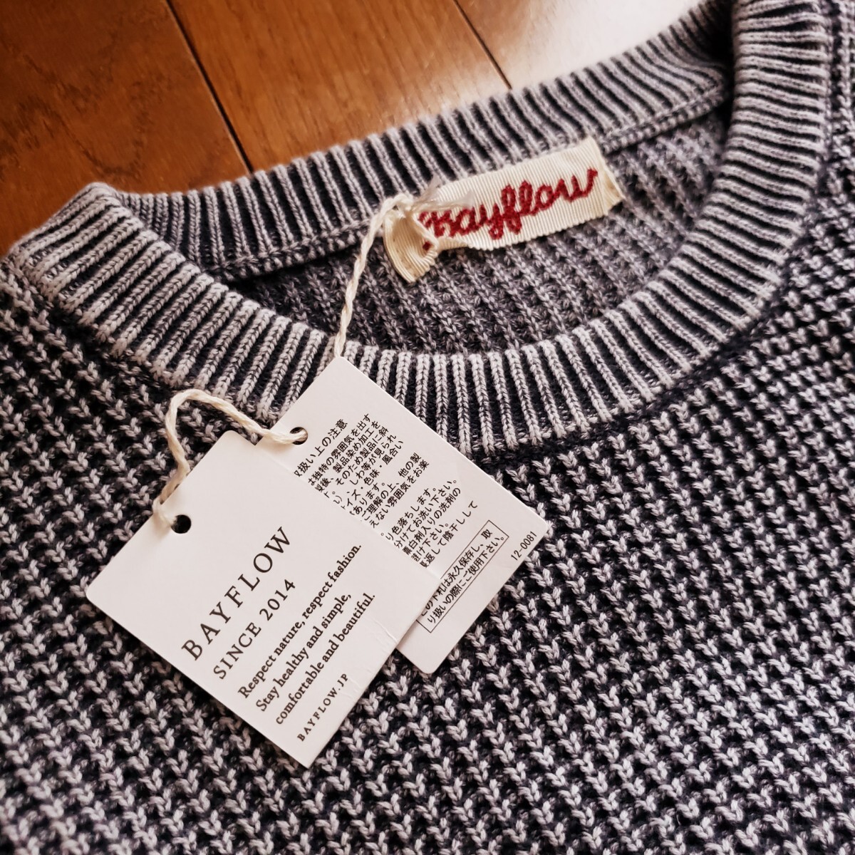 【新品】BAYFLOW Lサイズ フェードニット チャコール プルオーバー ベイフロー ワンポイント コットン セーター 秋冬_画像2