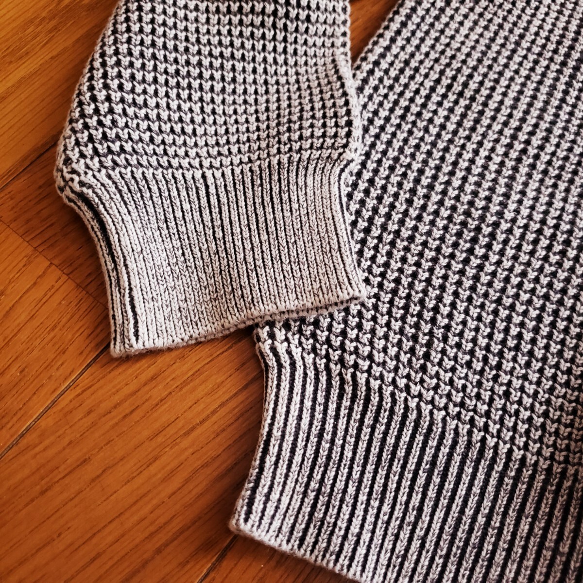 【新品】BAYFLOW Lサイズ フェードニット チャコール プルオーバー ベイフロー ワンポイント コットン セーター 秋冬_画像5