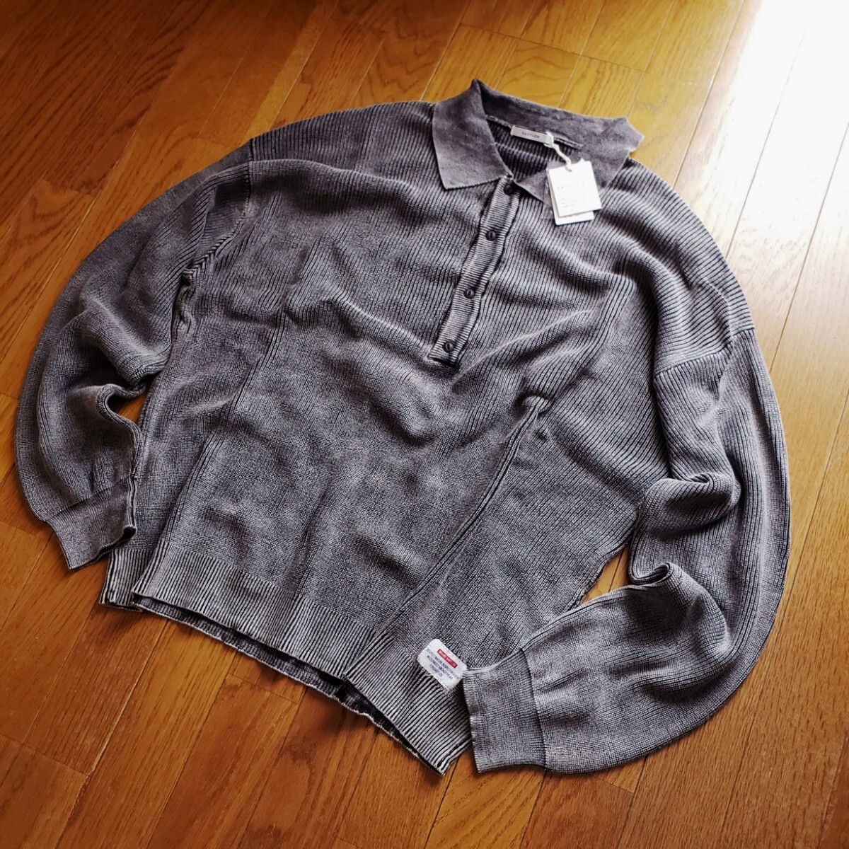 【新品】BAYFLOW Lサイズ フェード ポロニット プルオーバー チャコール ベイフロー 程よい厚み 襟付き ヘンリーネック_画像5