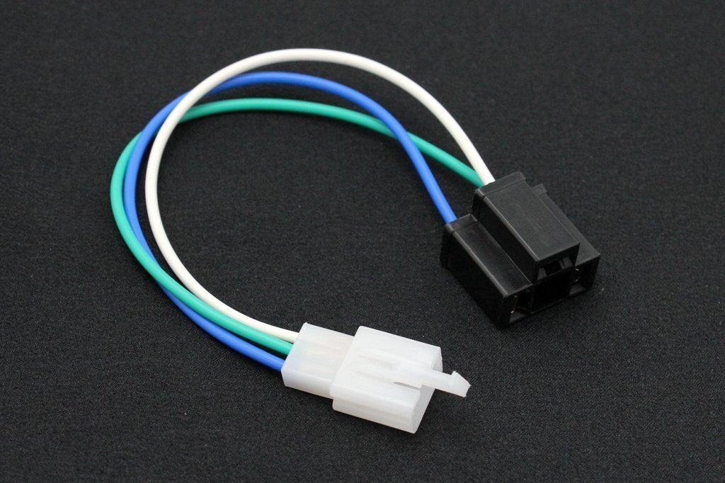 送料格安 3ピン ウインカーリレー カプラー変換ハーネス H4 305型 110型 H-4カプラー 配線 コの字型 ソケット_画像1