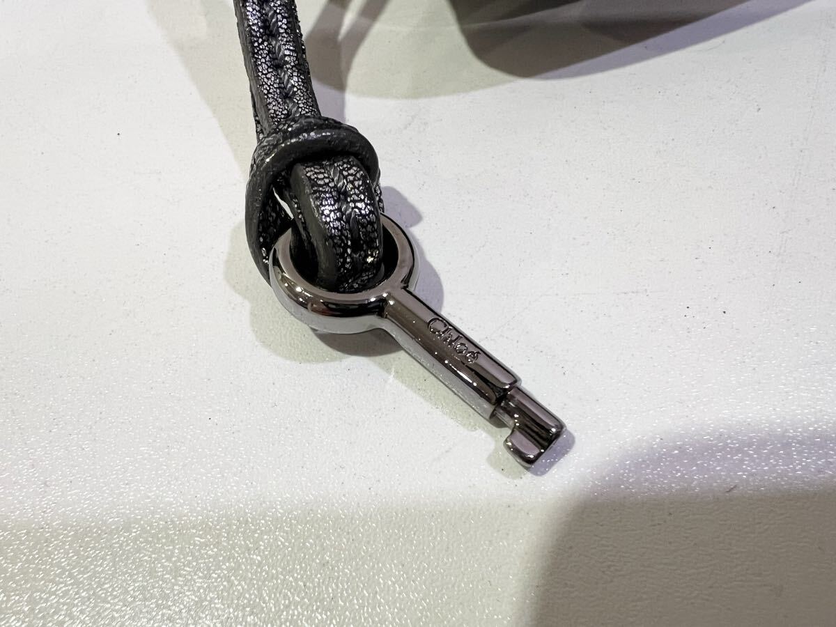 【美品】Chloe クロエ パディントン ヴィンテージ加工 シルバー 南京錠 鍵付き 60サイズ（203）_画像4