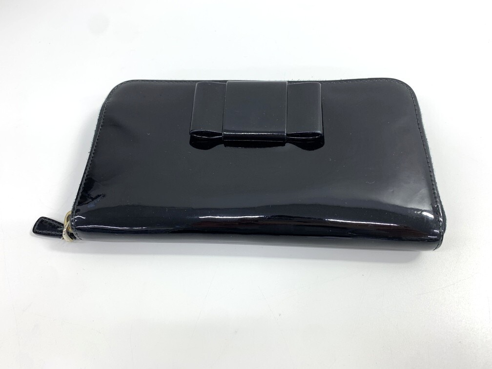 miu miu MiuMiu эмаль раунд Zip длинный кошелек [ б/у ] оттенок черного чёрный × розовый лента женский бренд мелкие вещи GIN56337