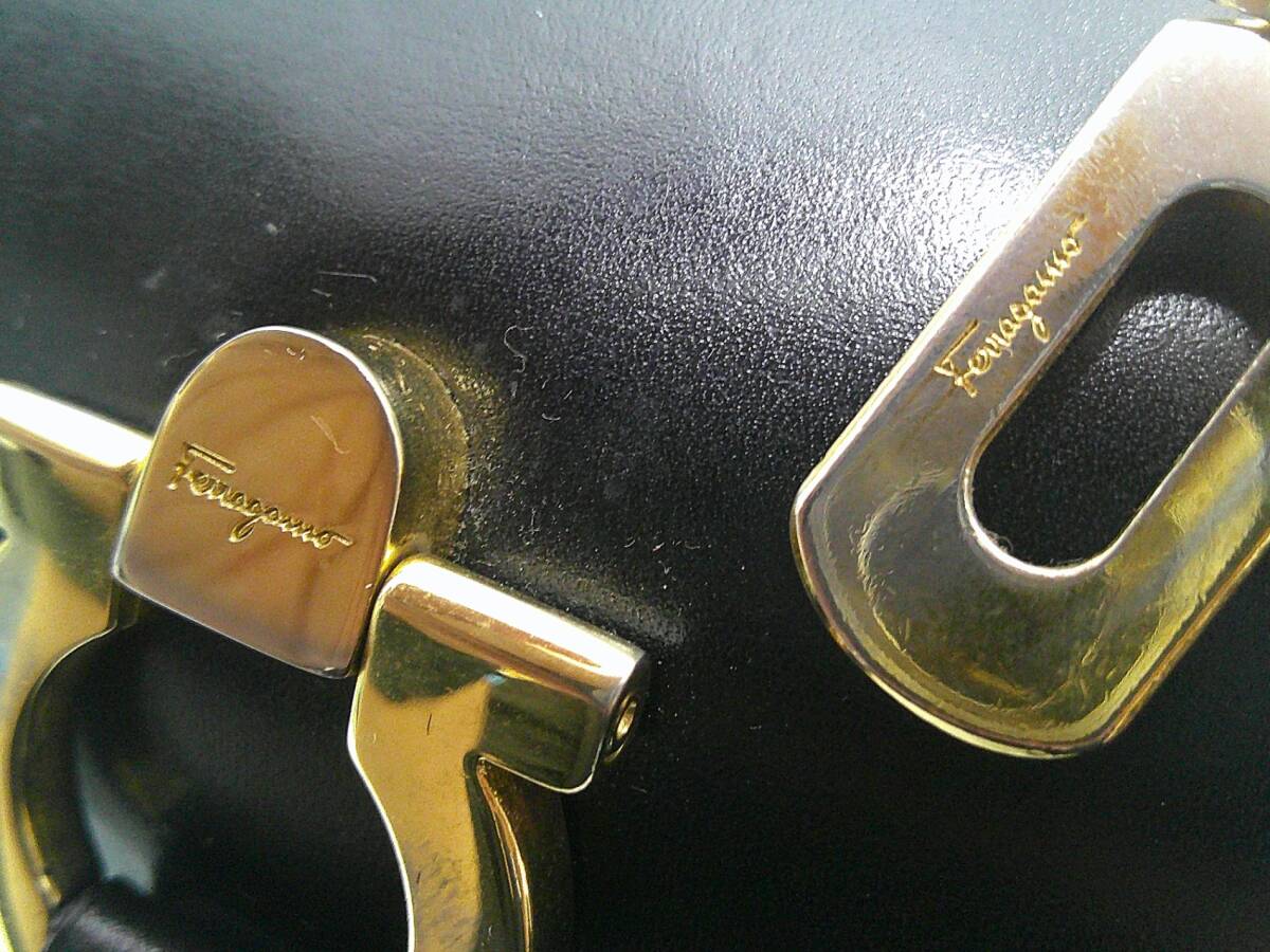 ☆中古品☆ Salvatore Ferragamo フェラガモ ガンチーニ レザー ミニ ボストンバッグ 黒 ブラック KNK549H_画像5
