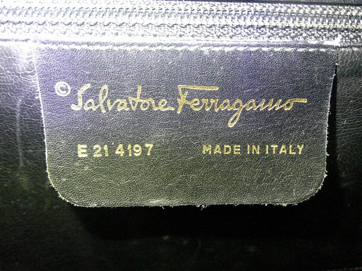 ☆中古品☆ Salvatore Ferragamo フェラガモ ガンチーニ レザー ミニ ボストンバッグ 黒 ブラック KNK549H_画像8