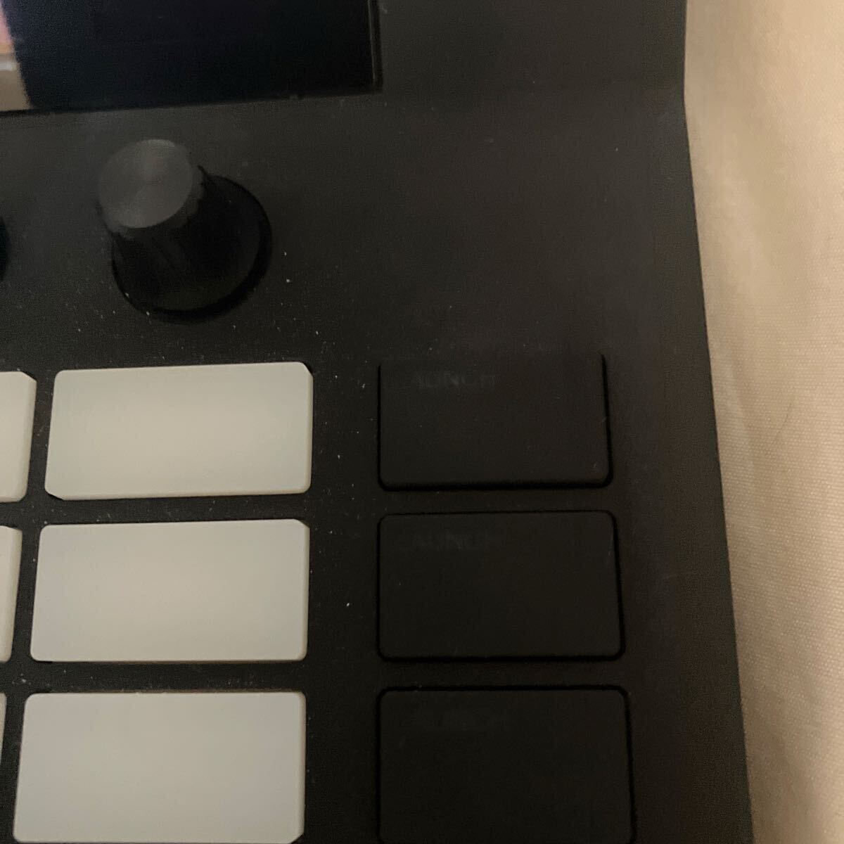 Akai Pro Force 音楽制作 スタンドアローン DJパフォーマンス タッチセンサー搭載 MPC MIDIシーケンサー サンプラー グルーヴボックスの画像6