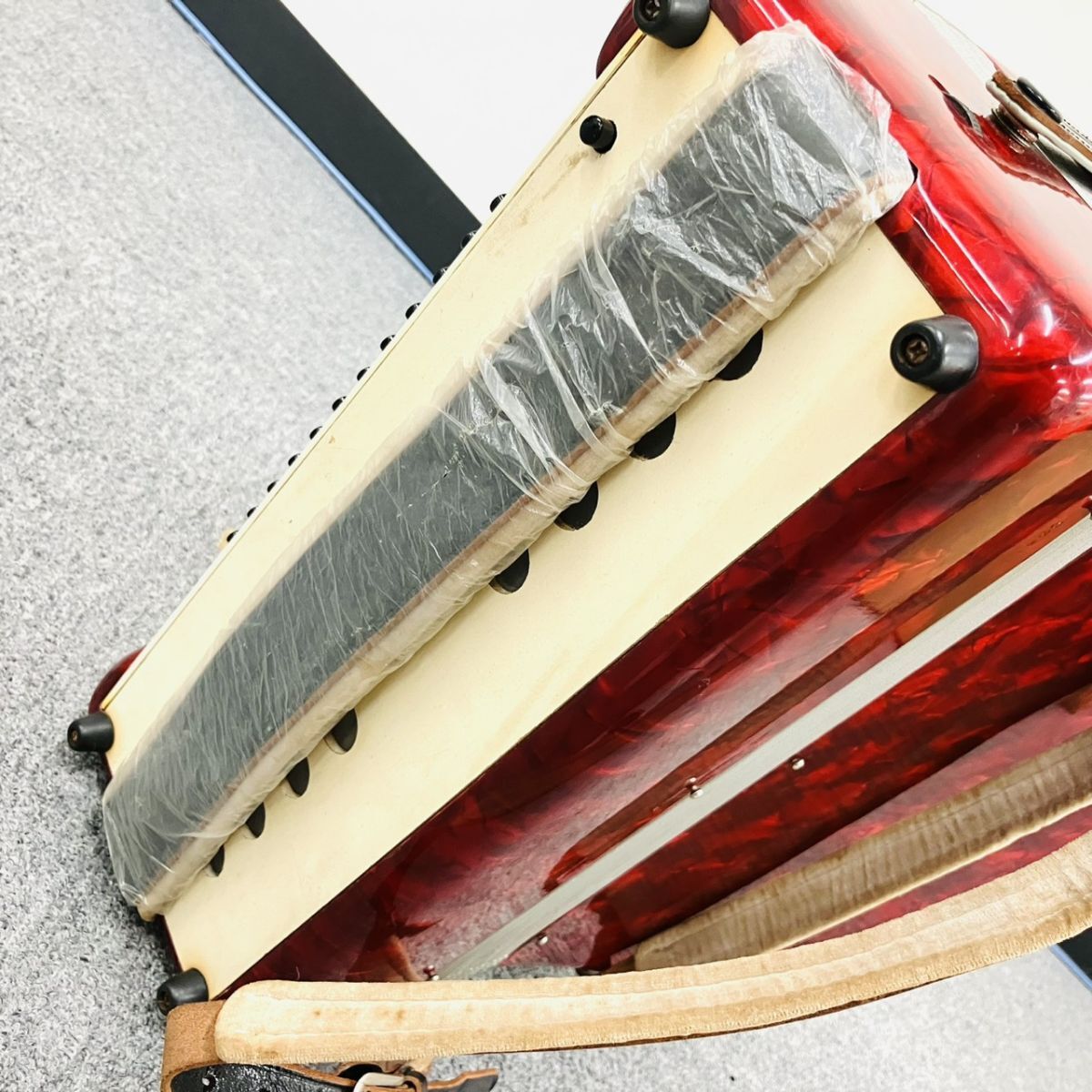 T241-Z23-67 YAMAHA ヤマハ アコーディオン 鍵盤楽器 21ベース 本体 音出し確認済み SA_画像8