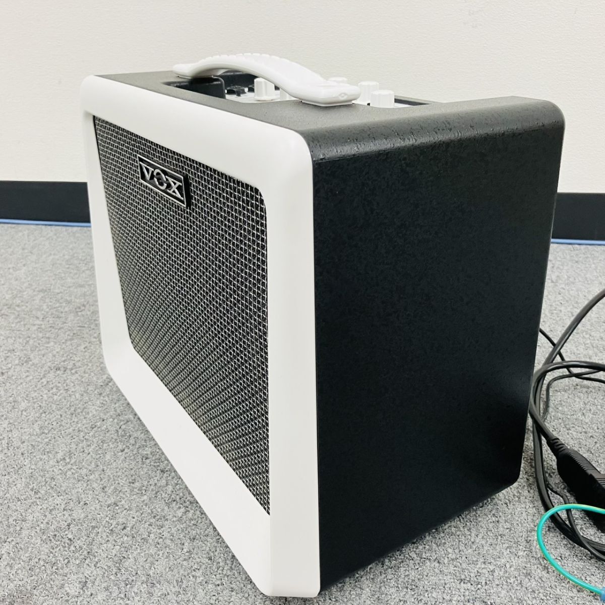 T240-Z23-68 VOX VX50-KB キーボードアンプ アダプター付属 Nutube搭載 真空管ポータブル・キーボード・アンプ 通電確認済み アンプ SA_画像3