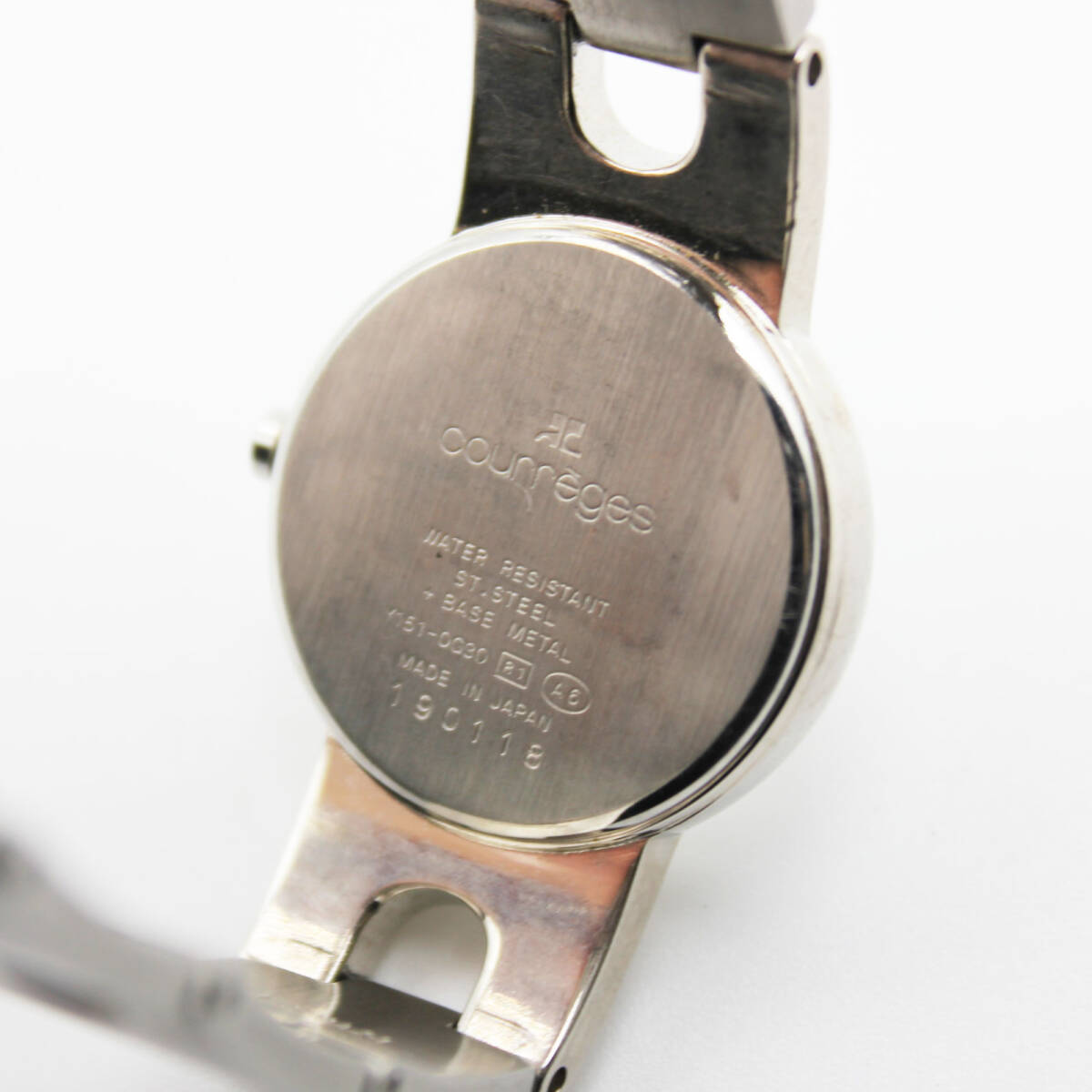 W251104-38 courreges クレージュ Y151-0030 レディース腕時計 クォーツ ジャンク 文字盤シルバー ラウンド_画像7