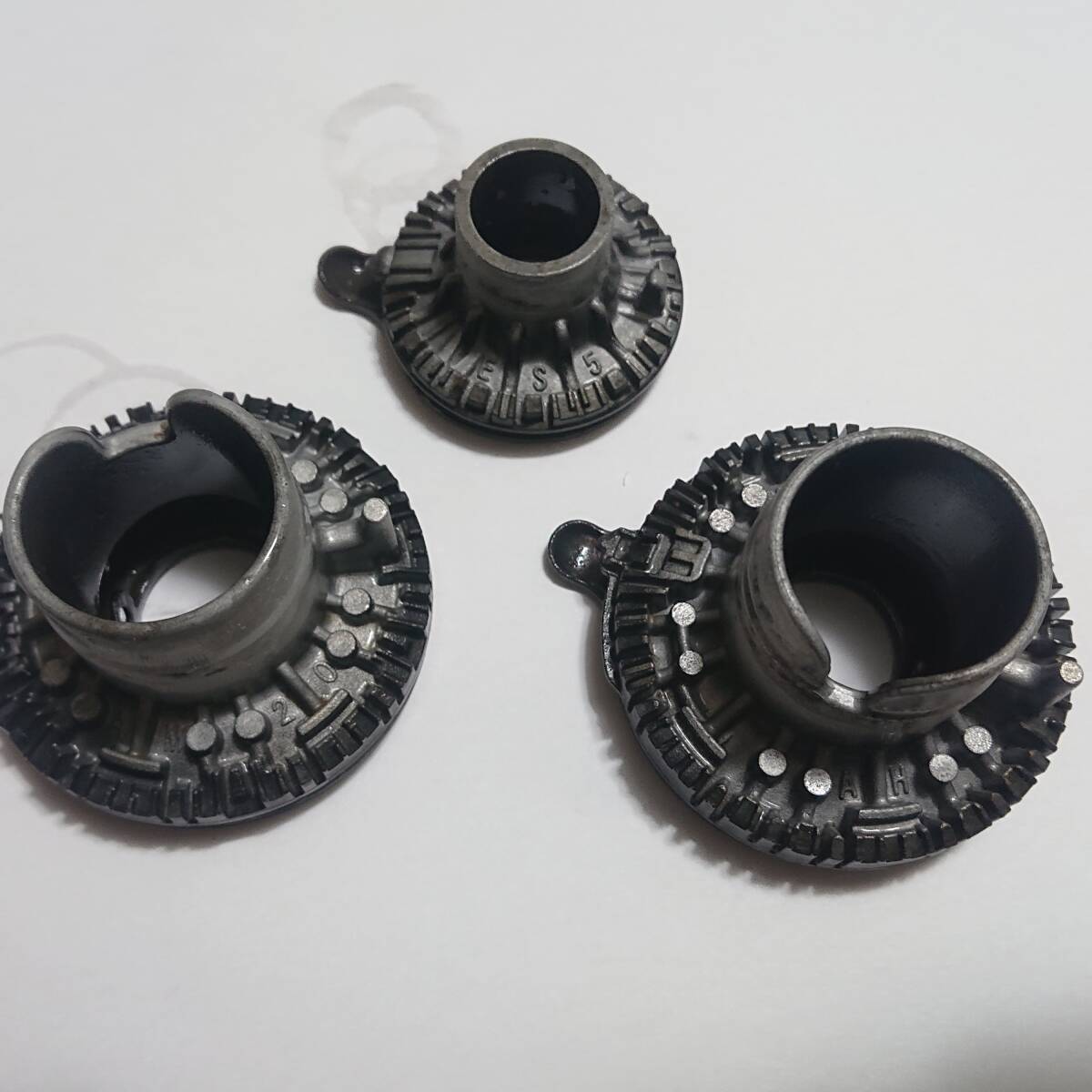 リンナイ ビルトインコンロ(Verie) ガス バーナーキャップ 3個セット 部品コード 151-403-000 151-404-000 151-408-000 _画像3