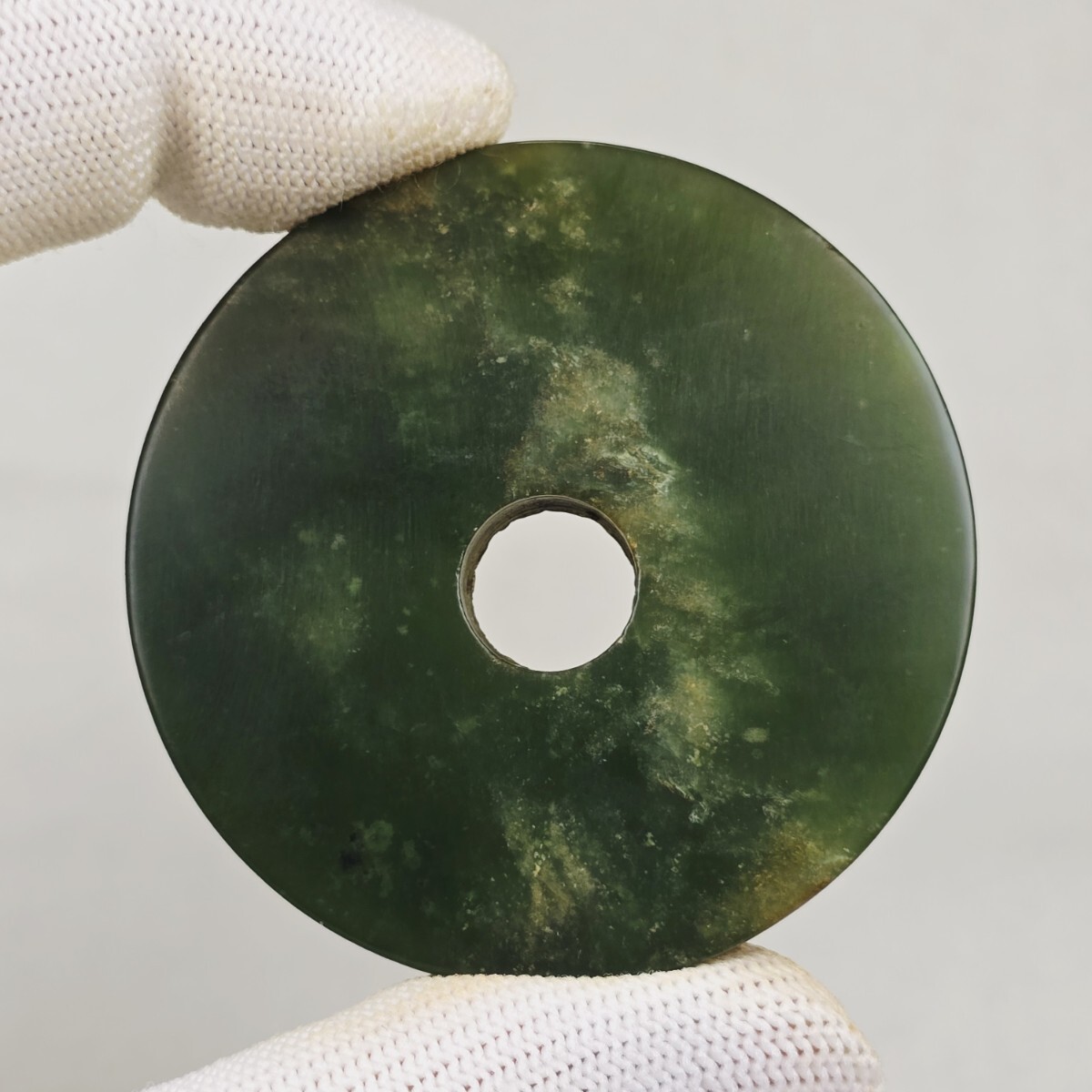 中国骨董 本物和田碧玉 素彫 戦漢玉璧 根付 玉佩 美品_画像1