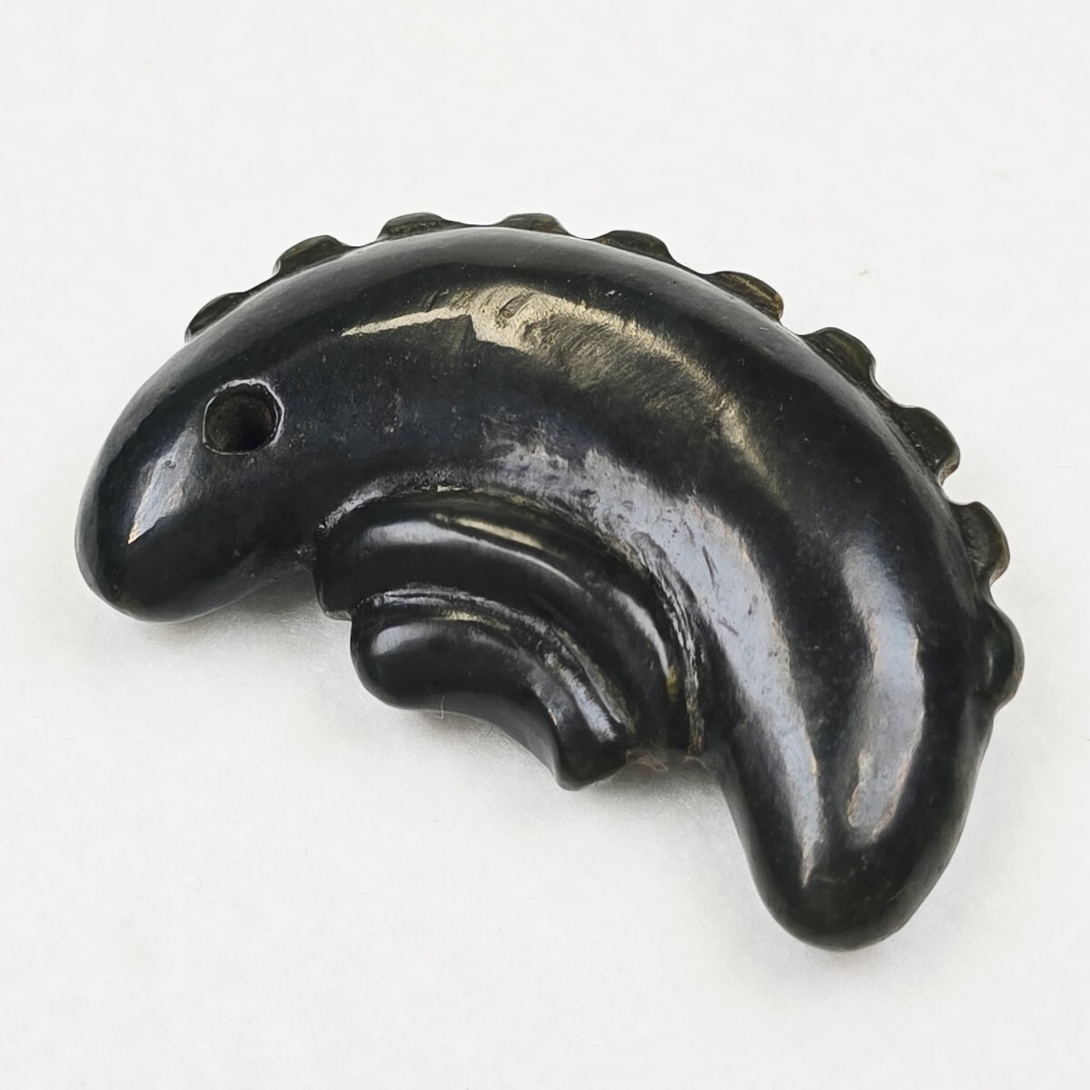 收集品 縄文、弥生、古墳、須恵器、緑の濃い 透明感質感良い 墨翠 碧玉 子持勾玉_画像8