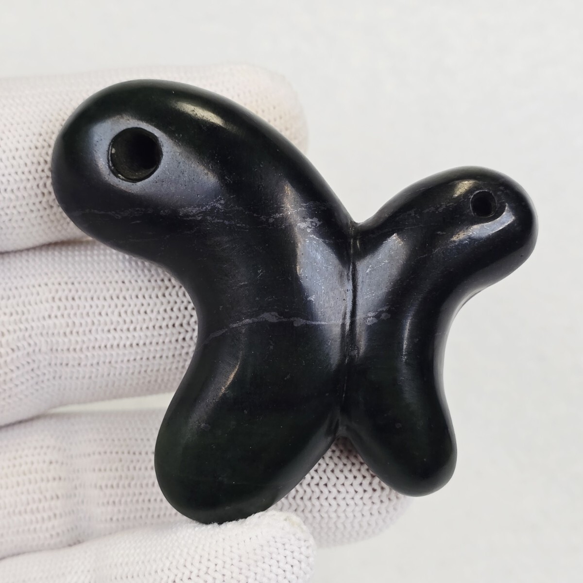 收集品 縄文、弥生、古墳、須恵器、緑の濃い 透明感質感良い 翡翠 碧玉 双子勾玉_画像1