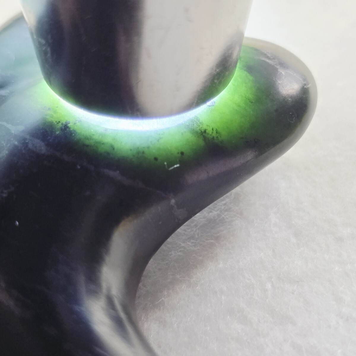 收集品 縄文、弥生、古墳、須恵器、緑の濃い 透明感質感良い 翡翠 碧玉 双子勾玉_画像4