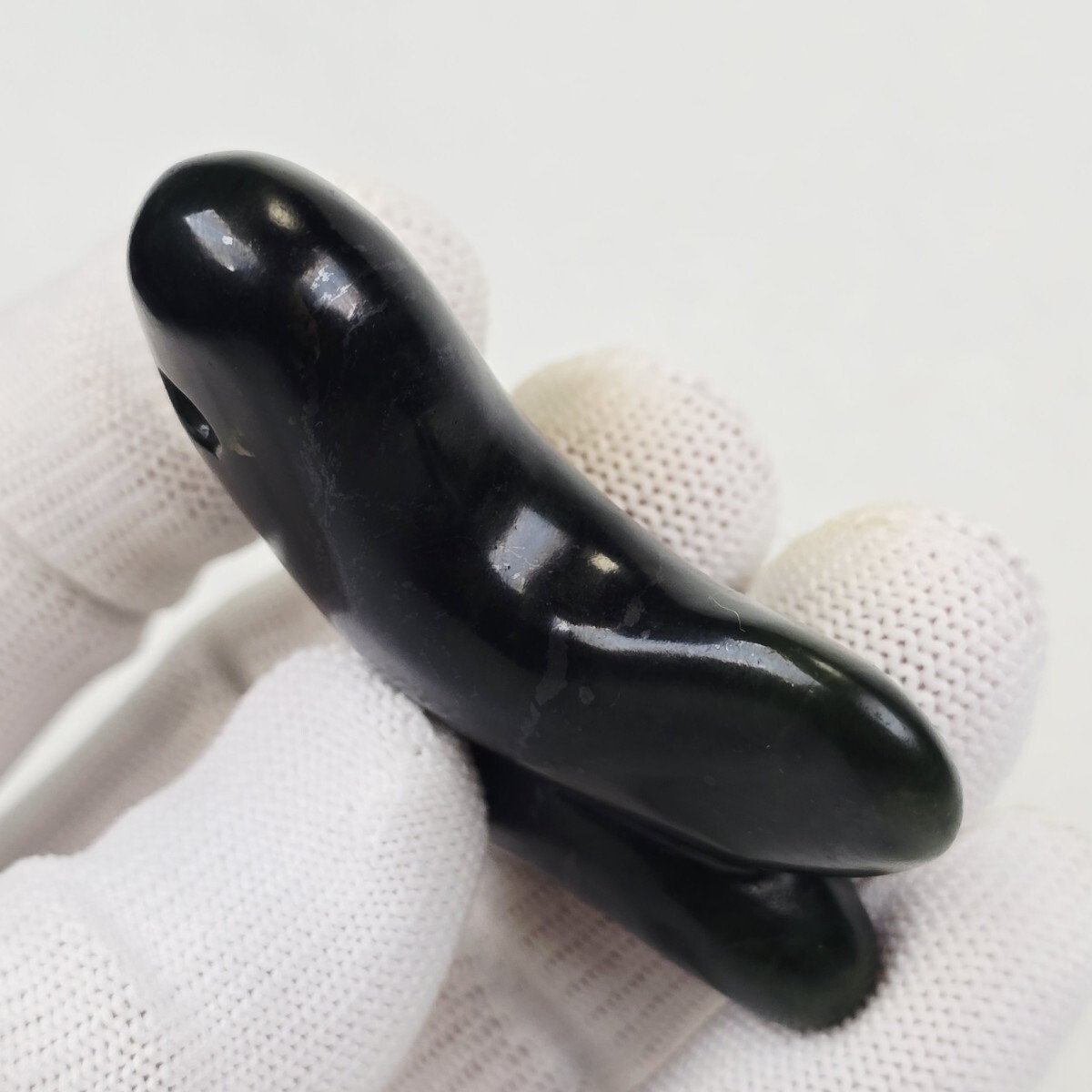 收集品 縄文、弥生、古墳、須恵器、緑の濃い 透明感質感良い 翡翠 碧玉 双子勾玉_画像6