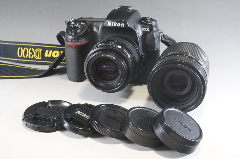 1円~【L804】Nikon/ニコン　D300　/AF　NIKKOR　70-210mm　1:4-5.6　/AF　NIKKOR　35-70mm　1:3.3-4.5　デジタル一眼レフカメラ_画像1