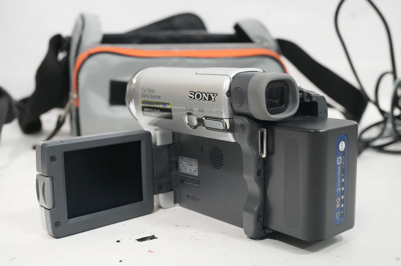 1円~【L924】ビデオカメラまとめ　SONY/DCR-TRV33/DCR-PC1　Victor/GR-LT91　HITACHI/VM-E120 など　ケース付あり　部品取り　現状品_画像7
