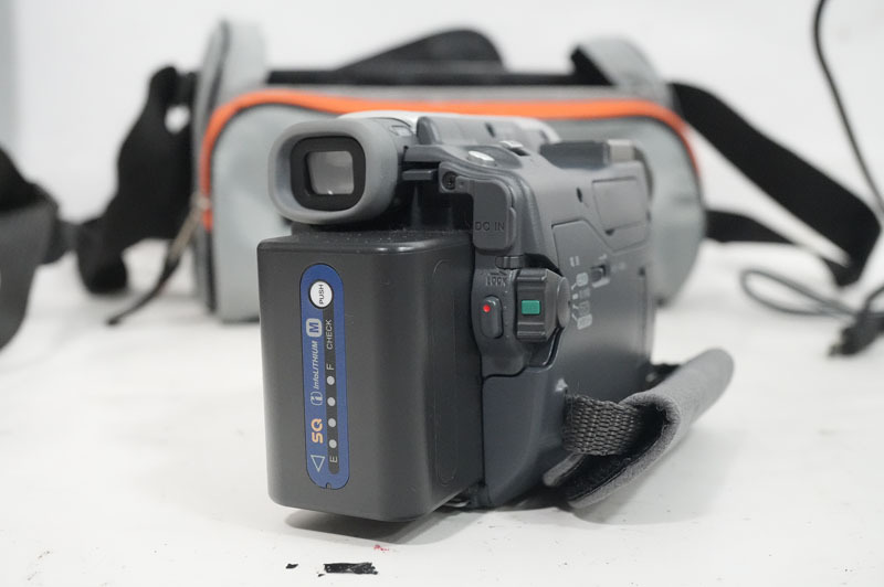 1円~【L924】ビデオカメラまとめ　SONY/DCR-TRV33/DCR-PC1　Victor/GR-LT91　HITACHI/VM-E120 など　ケース付あり　部品取り　現状品_画像6