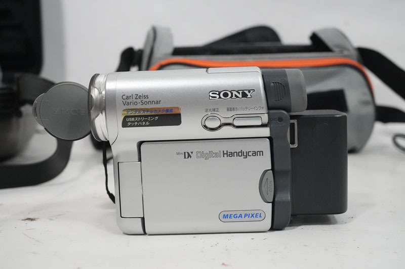 1円~【L924】ビデオカメラまとめ　SONY/DCR-TRV33/DCR-PC1　Victor/GR-LT91　HITACHI/VM-E120 など　ケース付あり　部品取り　現状品_画像5