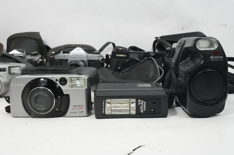 1円~【L923】カメラ等大量まとめ 12kg以上 キャノン/ニコン/ヤシカ/マミヤ 一眼レフ 中判 コンパクトカメラ スピードライト レンズ 双眼鏡_画像5