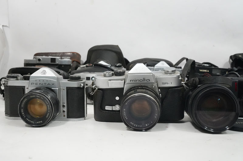 1円~【L923】カメラ等大量まとめ 12kg以上 キャノン/ニコン/ヤシカ/マミヤ 一眼レフ 中判 コンパクトカメラ スピードライト レンズ 双眼鏡_画像3