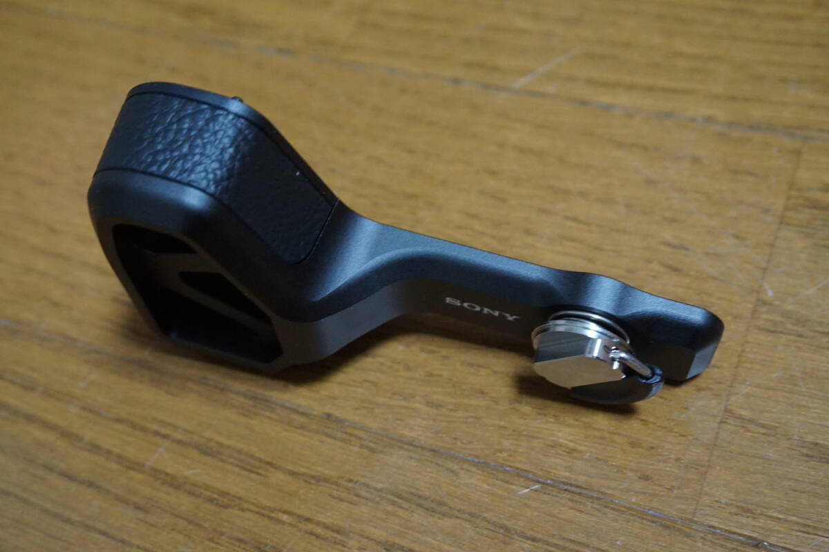 【新品未使用】ソニー α9／α7R III／α7R II／α7 III／α7 II／α7S II用 グリップエクステンション　（GP-X1EM）_画像3