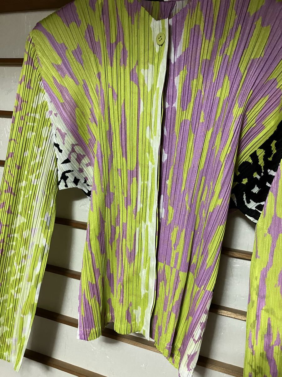 PLEATS PLEASE プリーツプリーズ ☆ イッセイミヤケ ISSEY MIYAKE ☆ 個性的 上着 前ボタンに特徴 トップス　未使用に近い_画像4