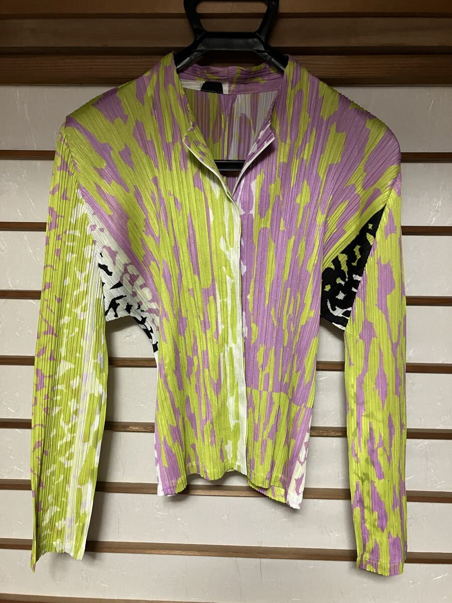 PLEATS PLEASE プリーツプリーズ ☆ イッセイミヤケ ISSEY MIYAKE ☆ 個性的 上着 前ボタンに特徴 トップス　未使用に近い_画像5