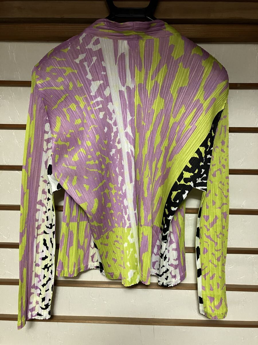 PLEATS PLEASE プリーツプリーズ ☆ イッセイミヤケ ISSEY MIYAKE ☆ 個性的 上着 前ボタンに特徴 トップス　未使用に近い_画像6