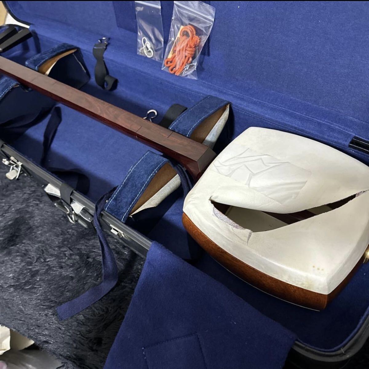 最高級 1円スタート 津軽三味線 太棹 和楽器 綾杉彫り ケース付属 雅楽 トチ 1円~_画像1