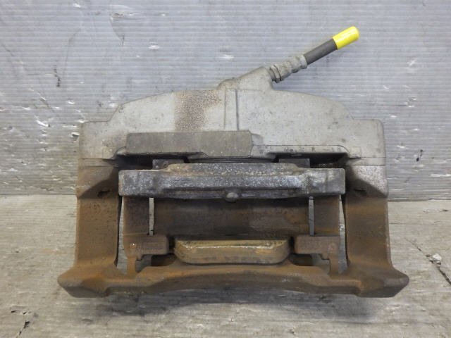 ★ 即決あり H20年 ボルボ XC70 CBA-BB6324XC 右 フロント ブレーキ キャリパー [ZNo:04033248]_画像2