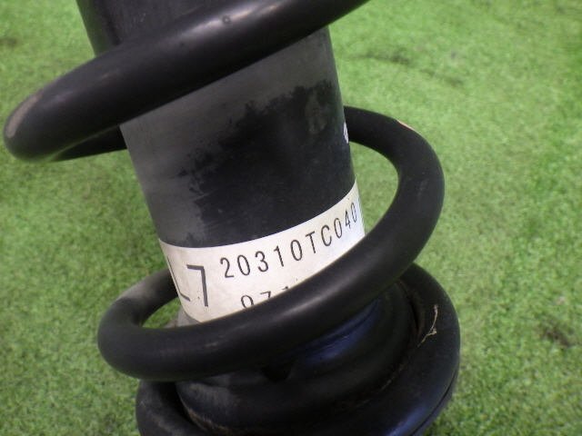 ★ 即決あり H19年 サンバー LE-TV1 左 フロント ストラット サス ショック 20310TC040 [ZNo:07008296]_画像3