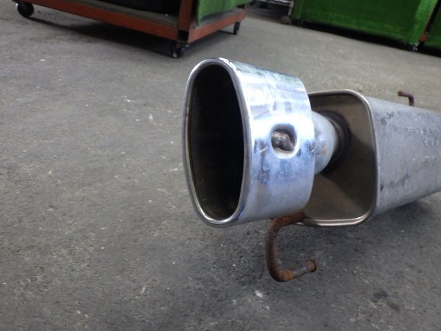 # H24年 アルファロメオ ミト ABA-955142 右H リア マフラー 955A7 36,205km ※個人宅不可(福山通運支店止め)[ZNo:07022578]_画像3