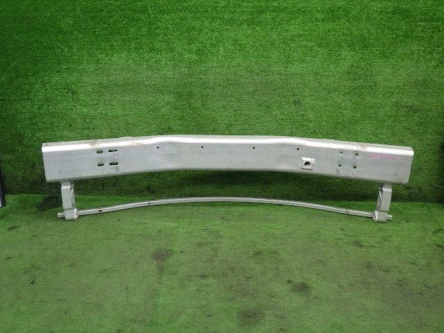 ★ 即決あり H23年 フーガ DBA-Y51 フロントバンパー ホースメント 62030-1MA0B [ZNo:07016616]_画像2