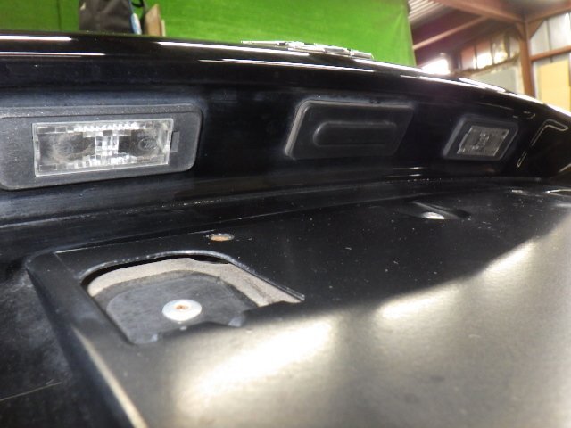 # 凹み無 H25年 プジョー 208 ABA-A95F01 バックドア リアゲート 黒パール KTV ※個人宅不可(福山通運支店止め)[ZNo:07011356]_画像8