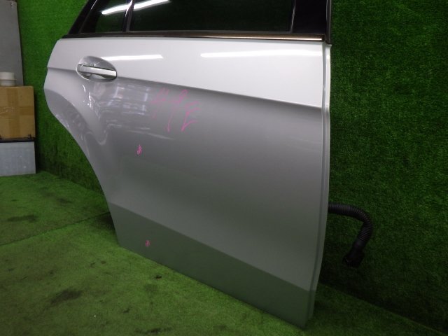 # 即決あり H22年 ベンツ Eクラス S212 E250 OGI DBA-212247C 右 リアドア シルバー 775 ※個人宅不可(福山通運支店止め)[ZNo:05031325]_画像3