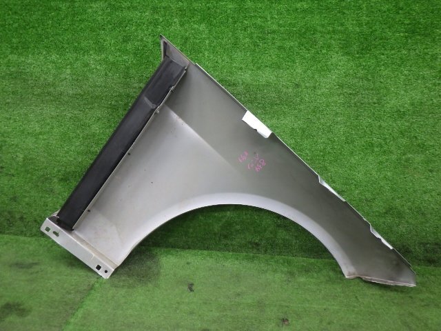 # 目立つ傷無 H22年 ベンツ Eクラス S212 E250 212247C 左 フロント フェンダー シルバー 775 ※個人宅不可(福山通運支店止め)[05031321]_画像9