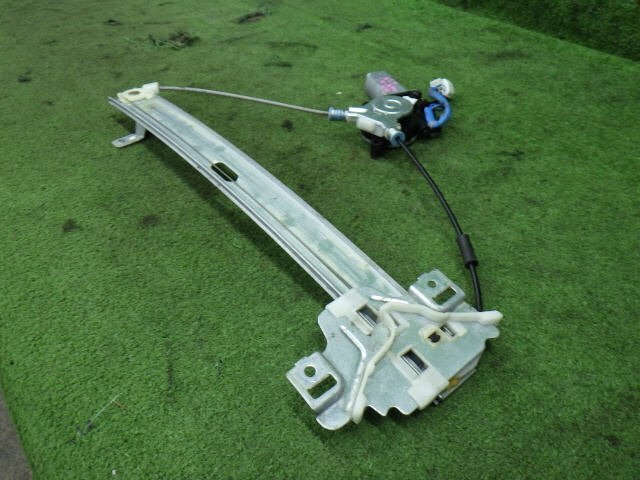 ★ 即決あり H12年 ウィザード TA-UES25FW 右 フロントドア レギュレーター モーター 運転席 [ZNo:06027349]_画像9