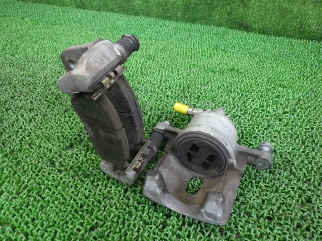 ★ 即決あり H28年 デリカ D2 DAA-MB36S 左 フロント ブレーキ キャリパー MQ510944 [ZNo:07023373]_画像2