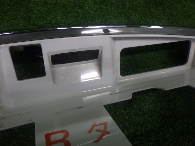 ★ H25年 フーガ HY51 Y51 純正 トランク ガーニッシュ リア フィニッシャー パネル 84862-1ME0A 白パール QAA シーマ [ZNo:05019010]_画像4