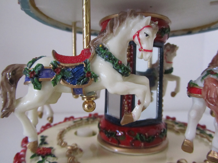  новый товар :me Lee go- Land. музыкальная шкатулка * вращение деревянная лошадь *** произведение искусства товар ( дополнение )