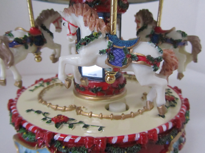  новый товар :me Lee go- Land. музыкальная шкатулка * вращение деревянная лошадь *** произведение искусства товар ( дополнение )