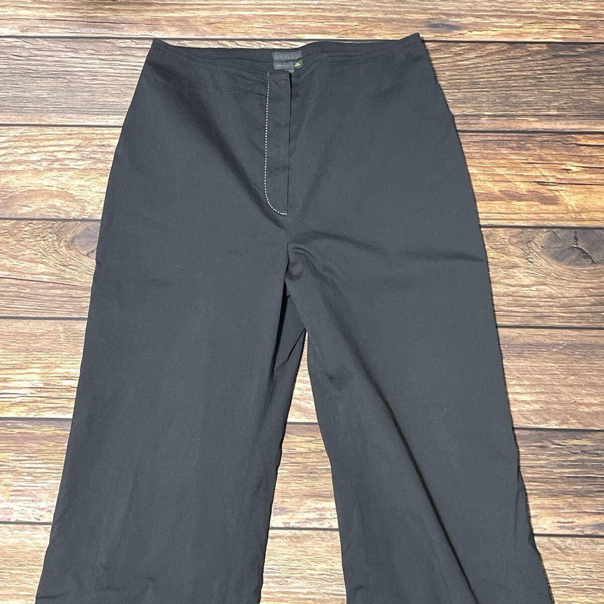 FENDI フェンディ パンツ スラックス ストレートパンツ レディース ボトムス 無地 イタリア製 ビジネス 通勤 通学 ブラック サイズ42 L_画像4