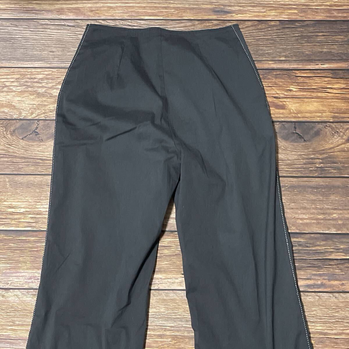 FENDI フェンディ パンツ スラックス ストレートパンツ レディース ボトムス 無地 イタリア製 ビジネス 通勤 通学 ブラック サイズ42 L_画像6