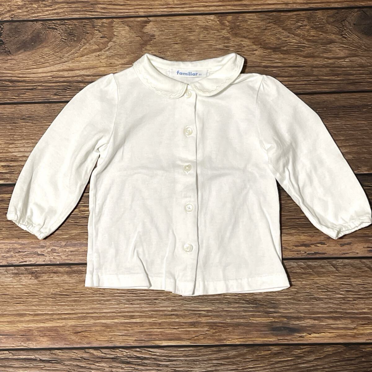 familiar ファミリア ブラウス シャツ 女の子用 子供服 ベビー服 長袖 コットン 日本製 ボタンダウン 無地 刺繍入り ホワイト サイズ80_画像2